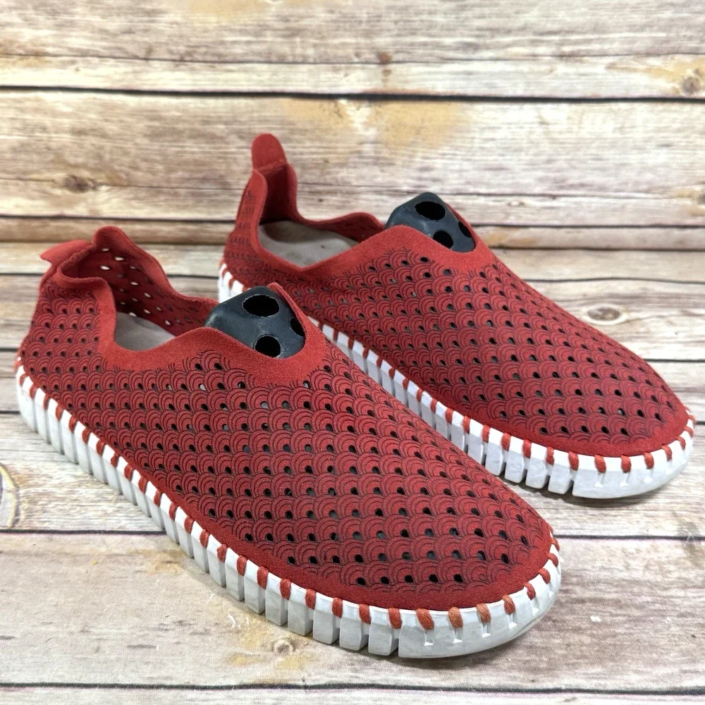 Ilse Jacobsen Womens Red Tulip Slip On Sneakers Perforated Shoes 39/8.5